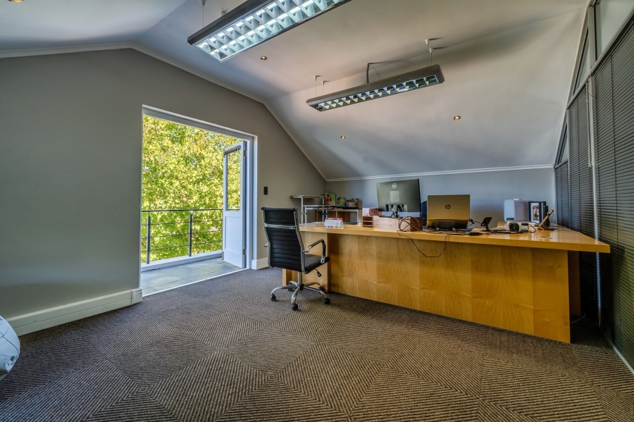 To Let commercial Property for Rent in Lemoenkloof Western Cape